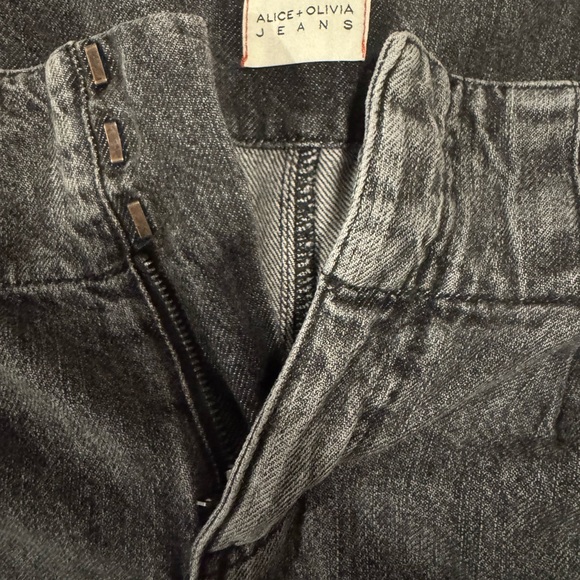 Alice + Olivia Anders Low Rise Faded Wide Leg Jeans - Picture 6 of 8